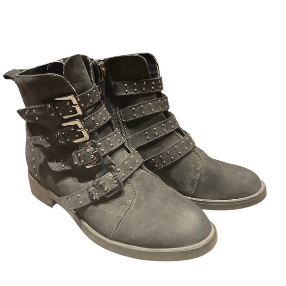 Blondo - Women’s Buckle Suede Ankle Booties - Picture 5 of 9